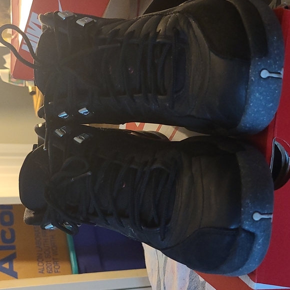 jordan retro 12 size 8 mens